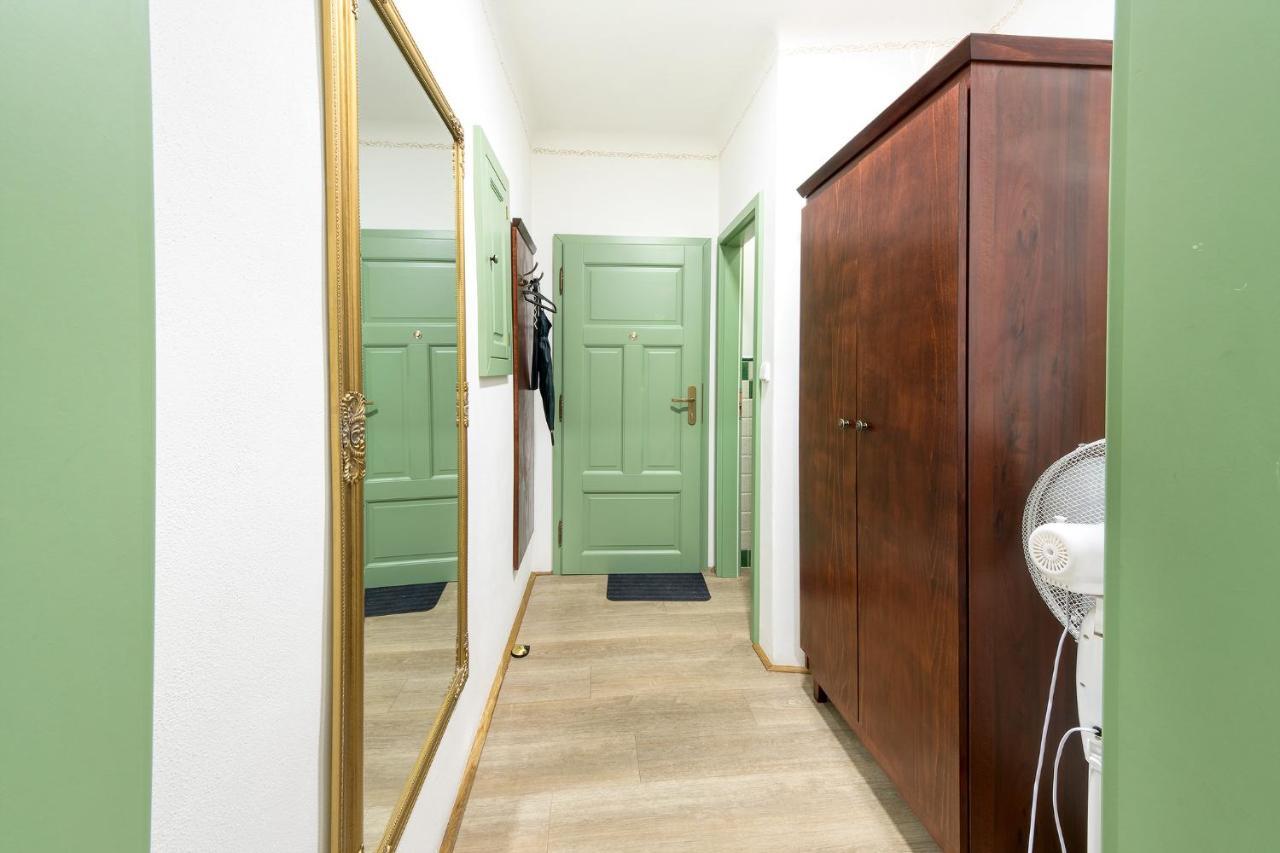 Nobles Apartamento *